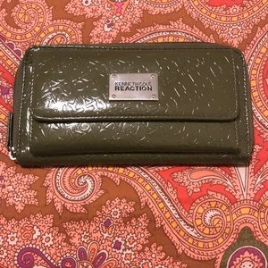 Kenneth Cole REACTION wallet